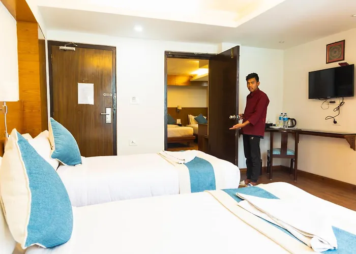 Hotel Tradition And 3*